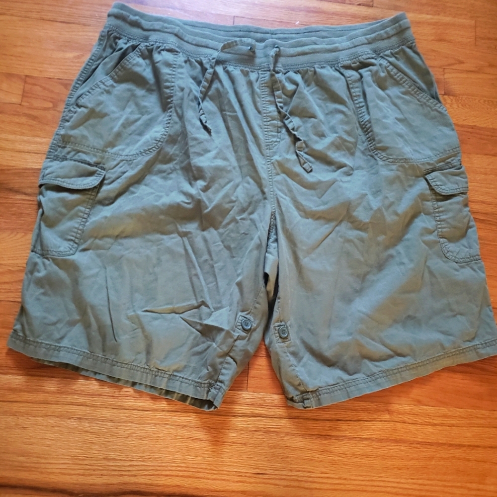 Women Within Green Cargo Shorts Sz 30W Convertible Shorts